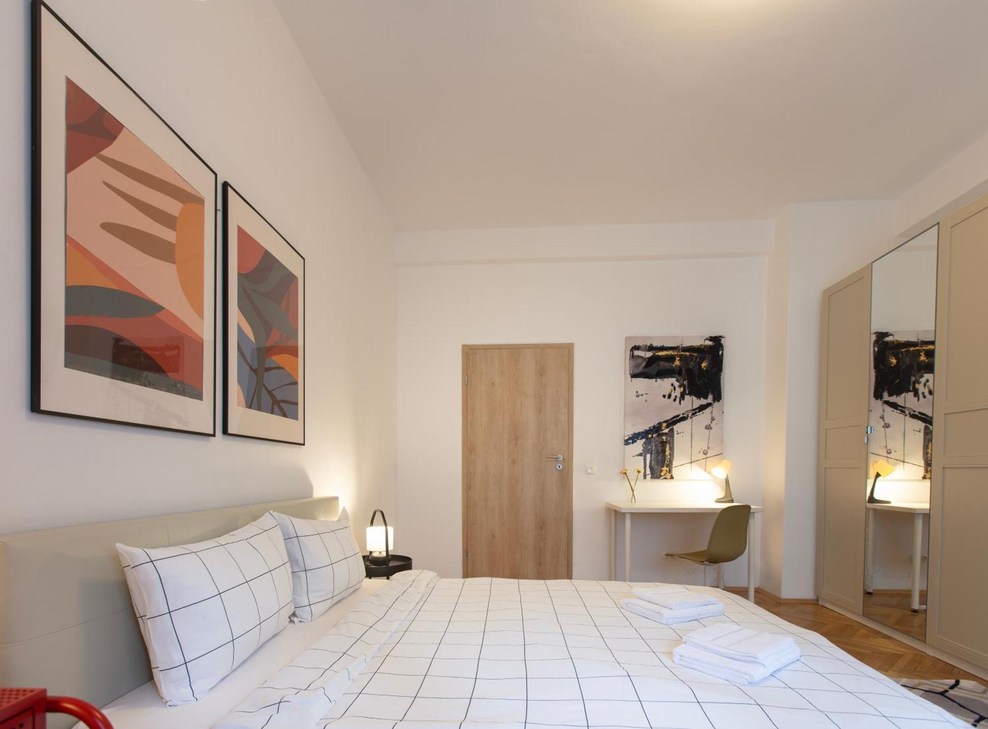 Ultracentral Hong Kong 3 Bdrm Apartment Bucharest Exterior photo